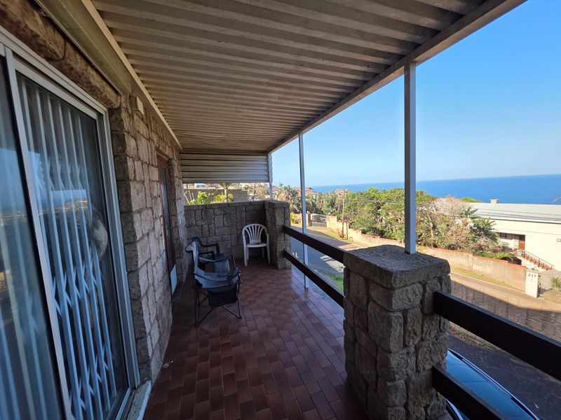 Sea Side Living Topped With Coastal Charm Awaits - Photo 5