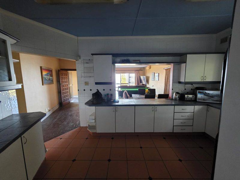 Sea Side Living Topped With Coastal Charm Awaits - Photo 10