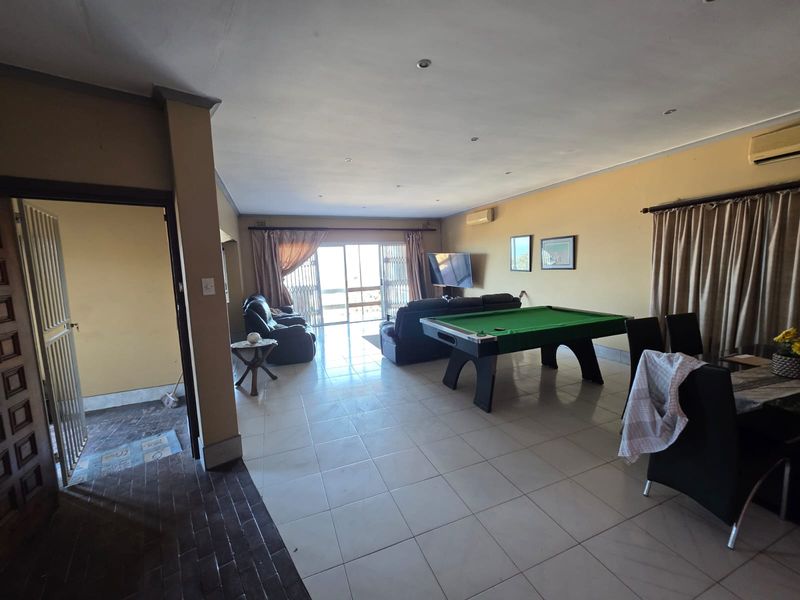 Sea Side Living Topped With Coastal Charm Awaits - Photo 8