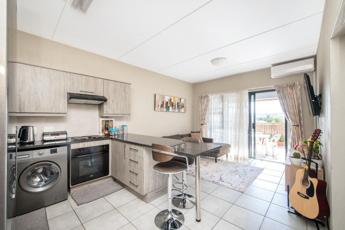 Beautifully Kept 2 Bedroom Apartment in Grange Park, Barbecue Downs. - Photo 4