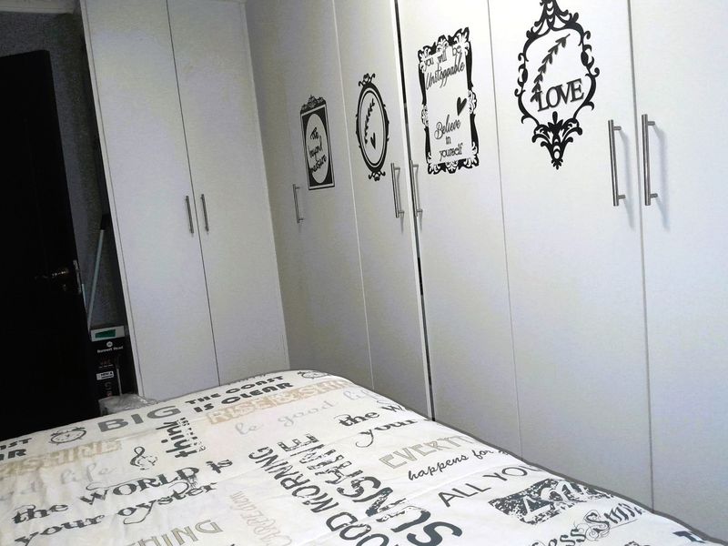 Spacious Ground-Floor Corner Unit in Villa Med – Perfect Location, Great Potential! - Photo 8