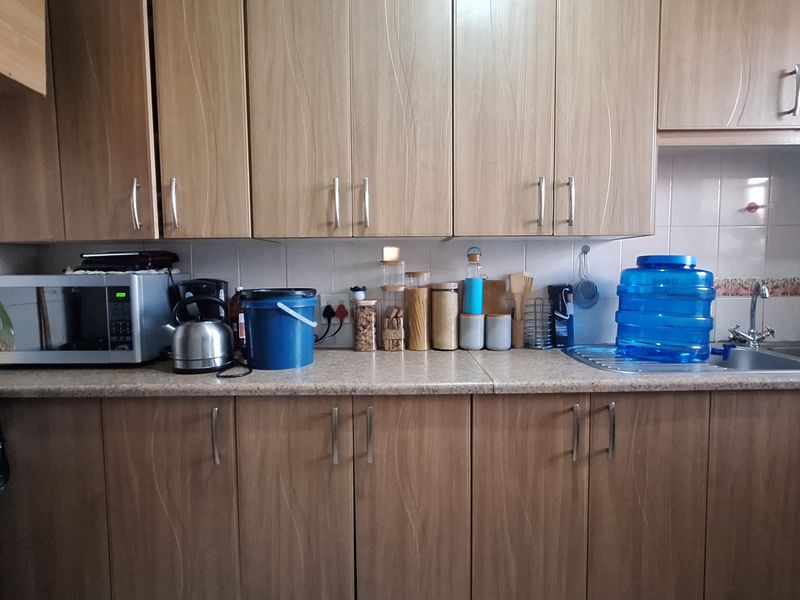 Charming 2.5 bedroom apartment, and more to see - Photo 5