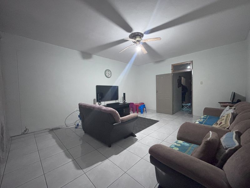 Charming 2.5 bedroom apartment, and more to see - Photo 3