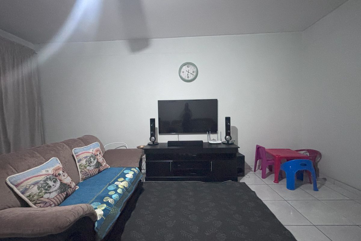 Charming 2.5 bedroom apartment, and more to see - Photo 2