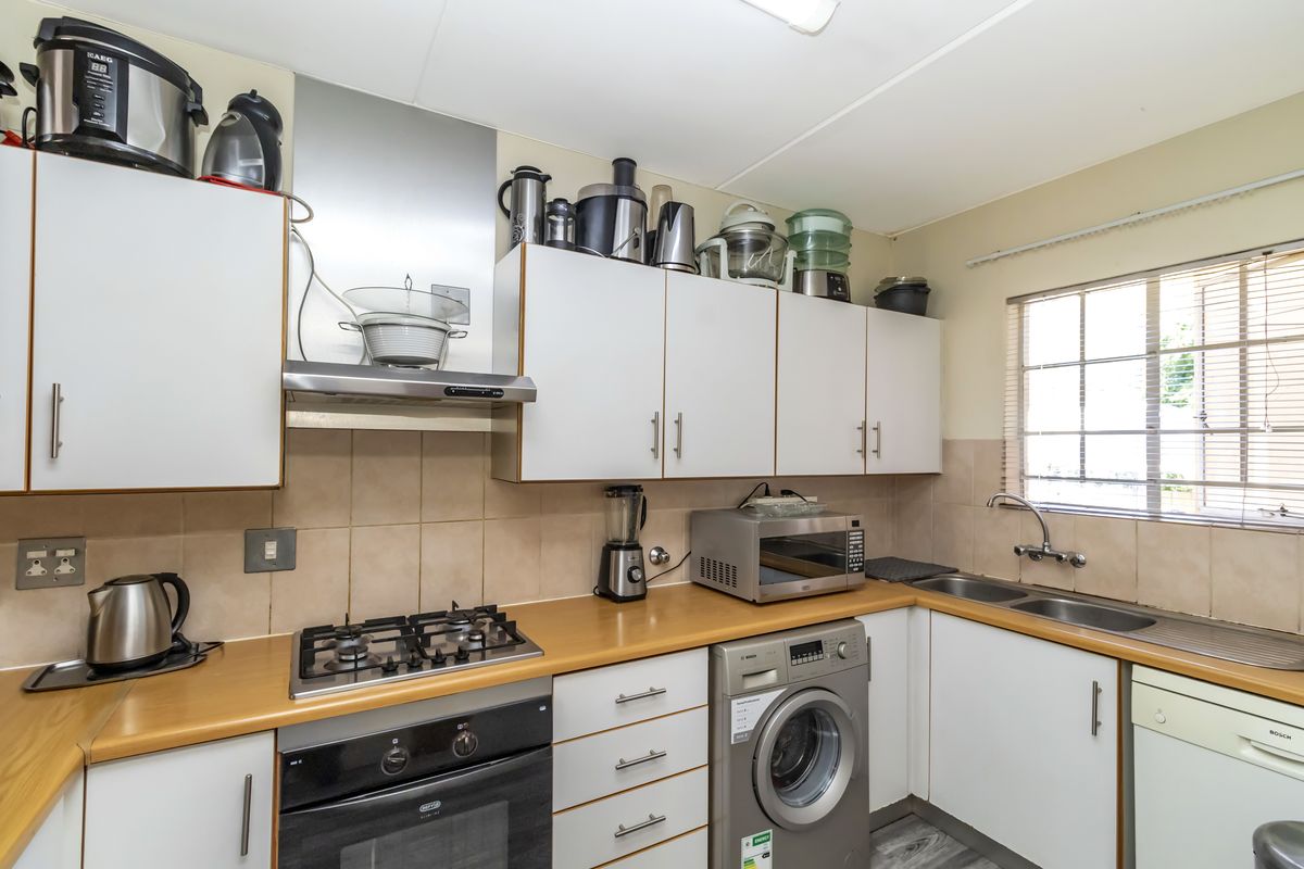 A NEAT & APPEALING APARTMENT IDEAL FOR FIRST TIME HOME BUYERS! - Photo 3