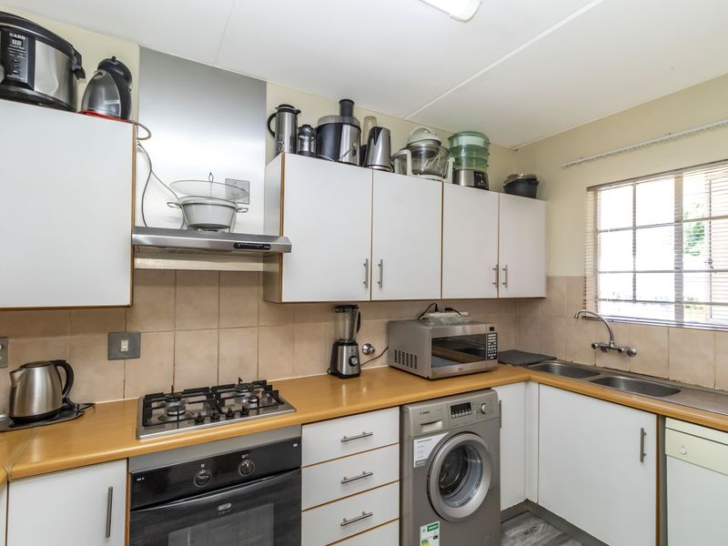 A NEAT & APPEALING APARTMENT IDEAL FOR FIRST TIME HOME BUYERS! - Photo 3