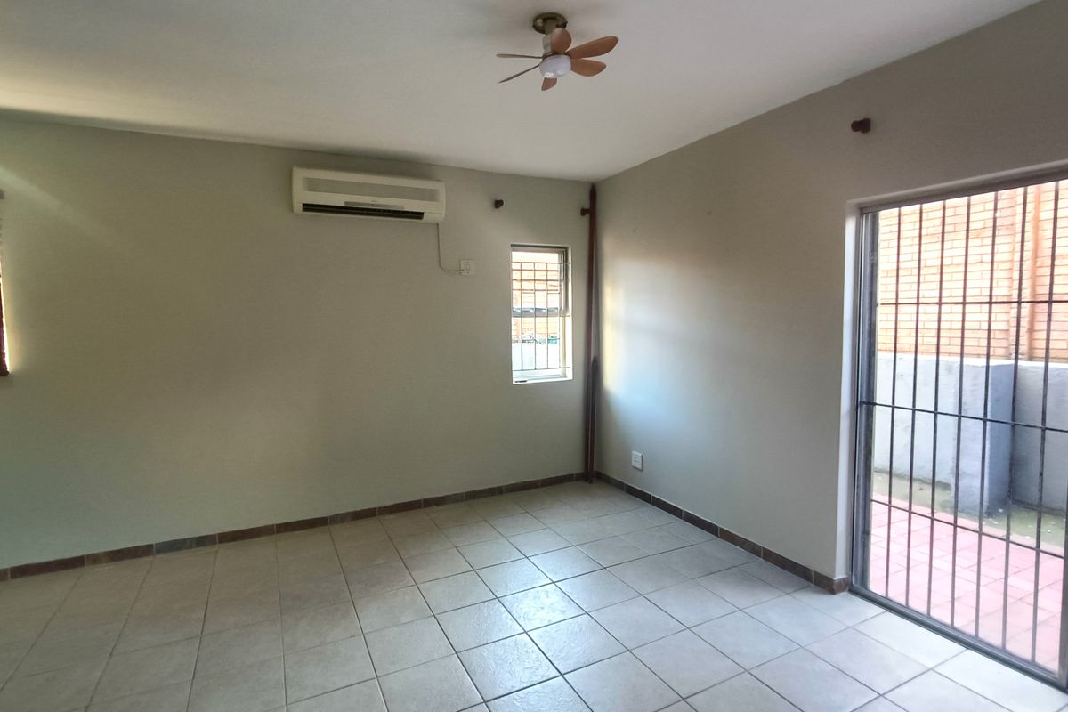 Modern Duplex in a Prime Location - Photo 2