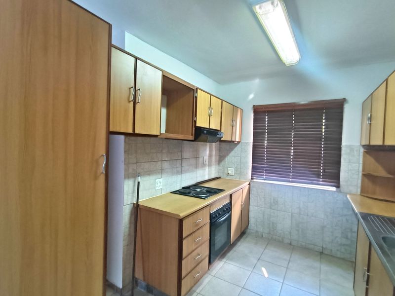 Modern Duplex in a Prime Location - Photo 9