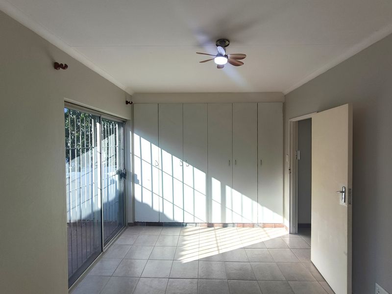 Modern Duplex in a Prime Location - Photo 3