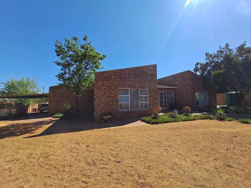 Exceptional level family home - Photo 7