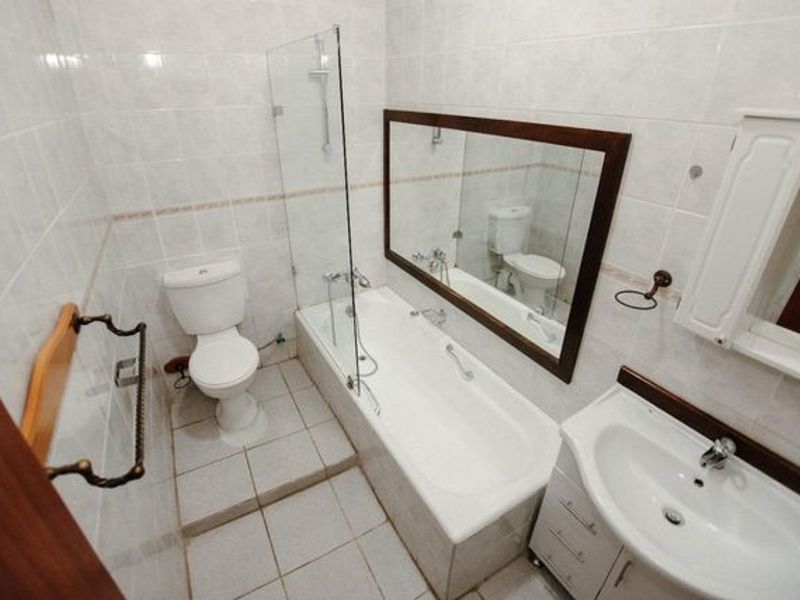 SOLE MANDATE - Spacious, Eco-Friendly & Money-Saving Family Home! - Photo 10