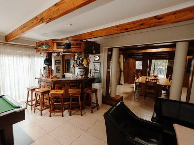 SOLE MANDATE - Spacious, Eco-Friendly & Money-Saving Family Home! - Photo 4