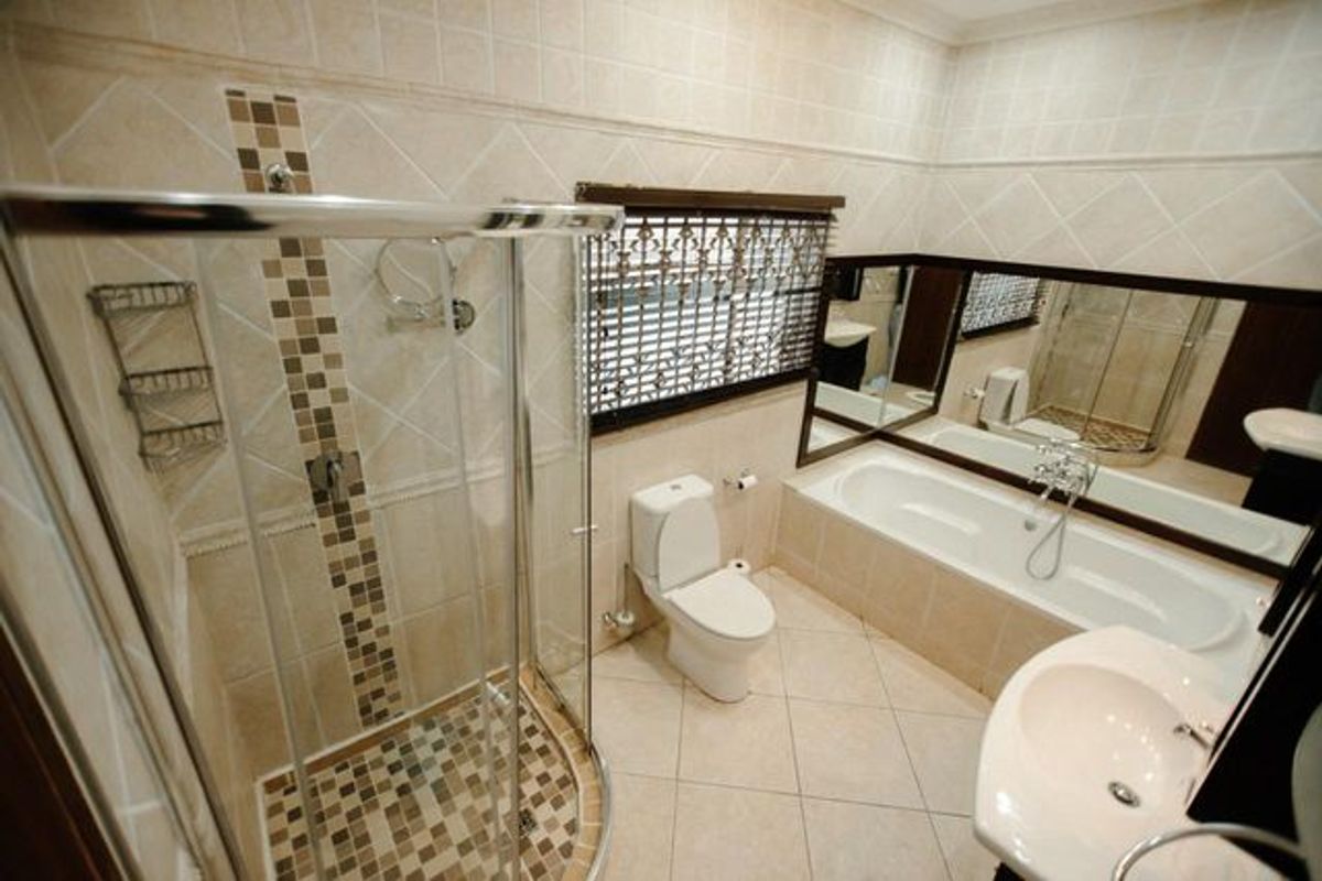 SOLE MANDATE - Spacious, Eco-Friendly & Money-Saving Family Home! - Photo 2