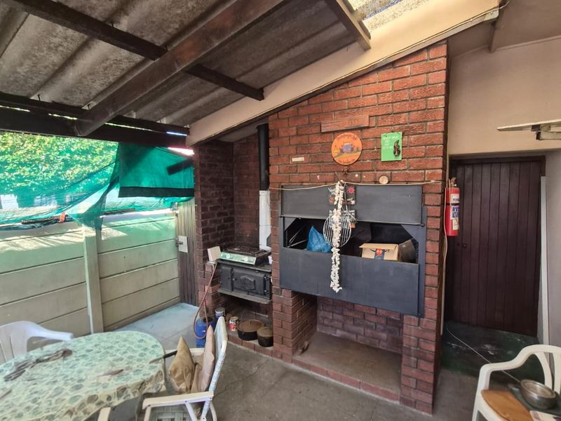 Charming Family Home with Pool, Dover Stove & Endless Potential in Windsor Park - Photo 8