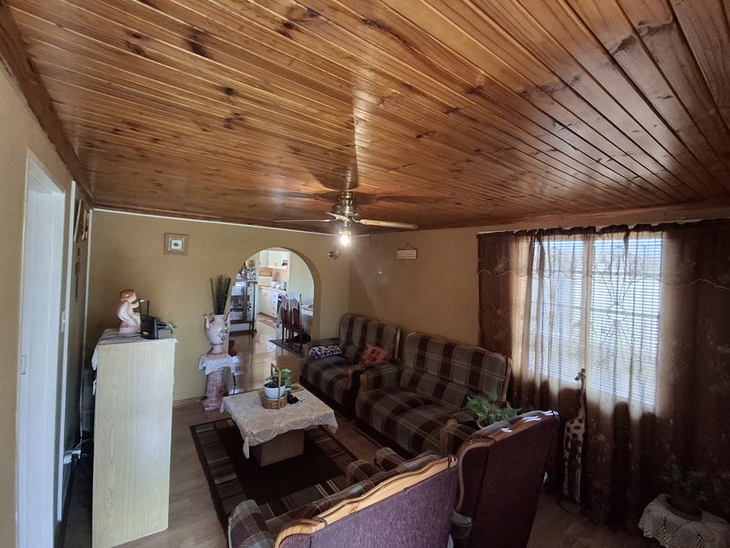 3 Bedroom House for Sale - Photo 3