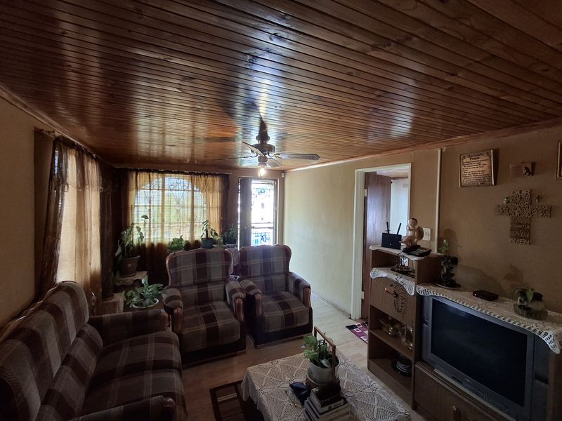 3 Bedroom House for Sale - Photo 4