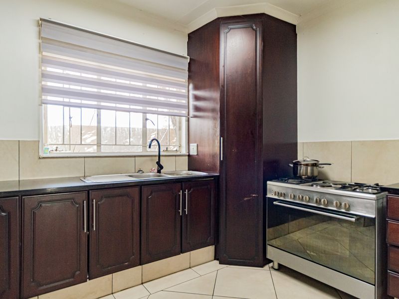 Country charm meets modern convenience - Photo 8