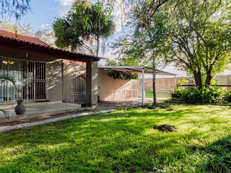 Country charm meets modern convenience - Photo 2