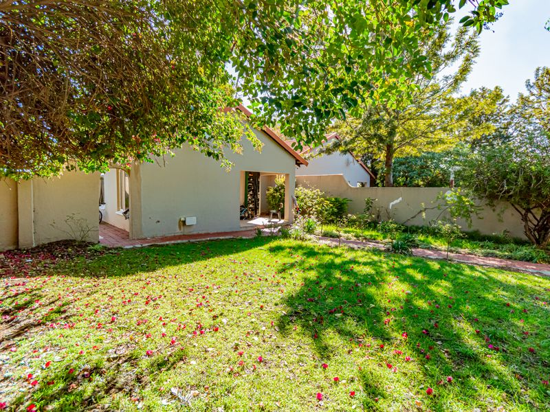 Country charm meets modern convenience - Photo 2