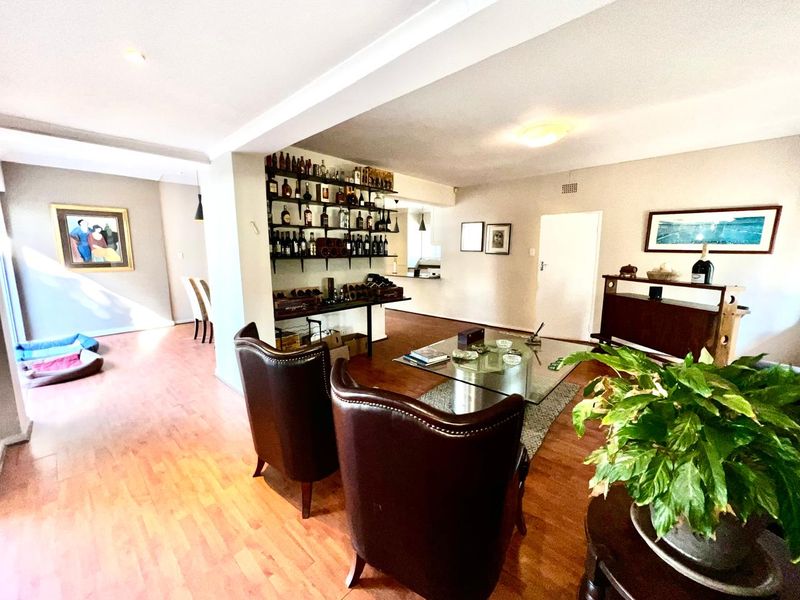 Space and more space for the entertainer or extended family. - Photo 10