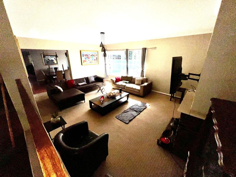 Space and more space for the entertainer or extended family. - Photo 8