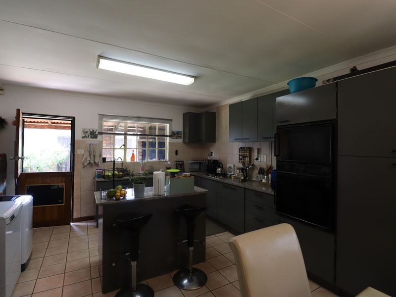 The Ultimate Family Compound: 2 Hectares of Opportunity and Freedom - Photo 5