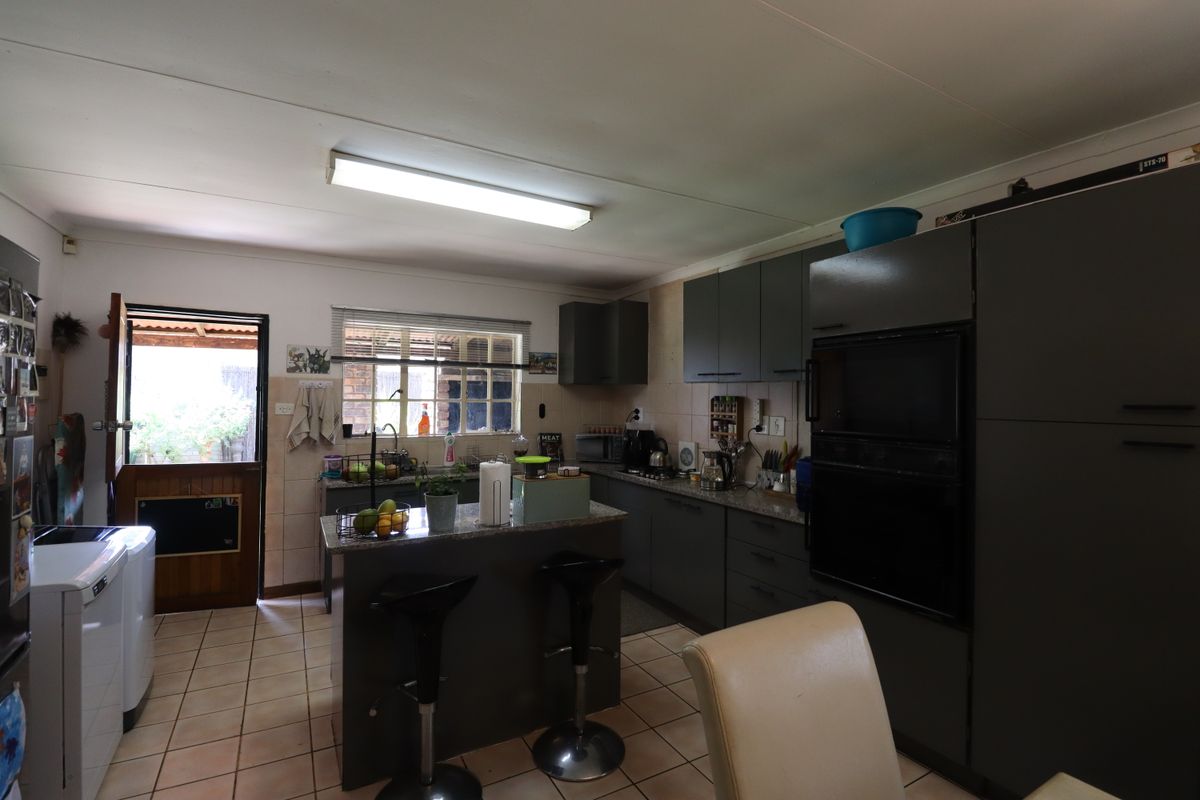 The Ultimate Family Compound: 2 Hectares of Opportunity and Freedom - Photo 5