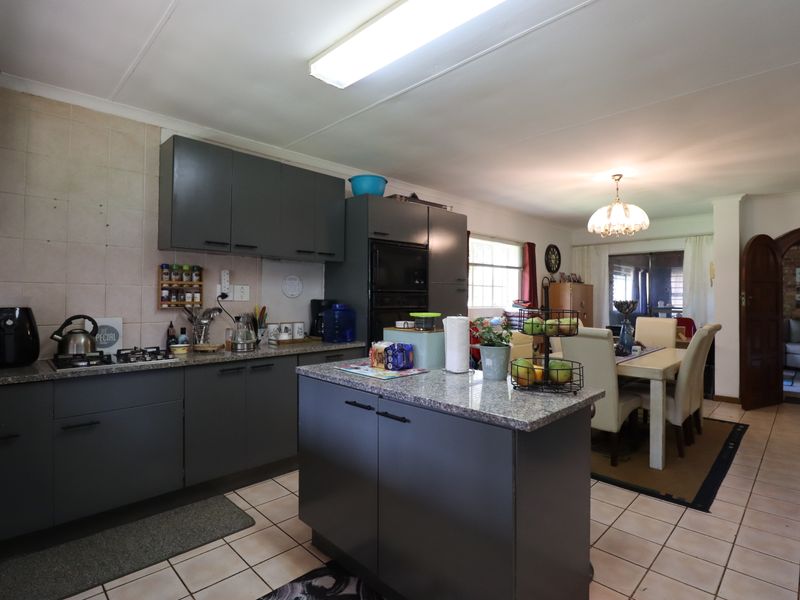 The Ultimate Family Compound: 2 Hectares of Opportunity and Freedom - Photo 6