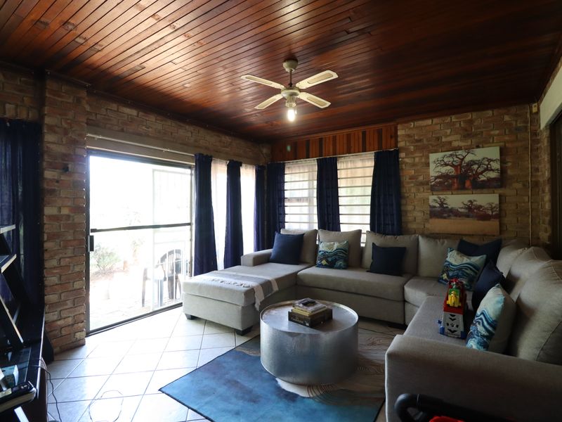 The Ultimate Family Compound: 2 Hectares of Opportunity and Freedom - Photo 3