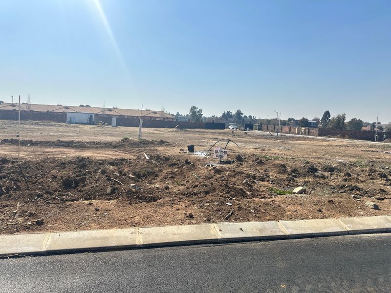 Build Your Dream Home in Exclusive Helderwyk Estate - Photo 4