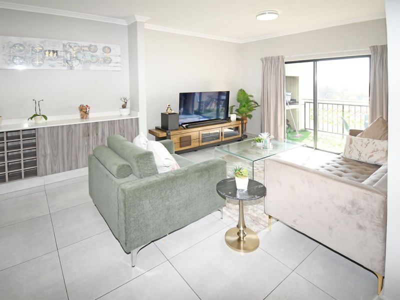 Modern 2 Bedroom, 2 Bathroom First-Floor Apartment | The Woods, Kyalami - Photo 7