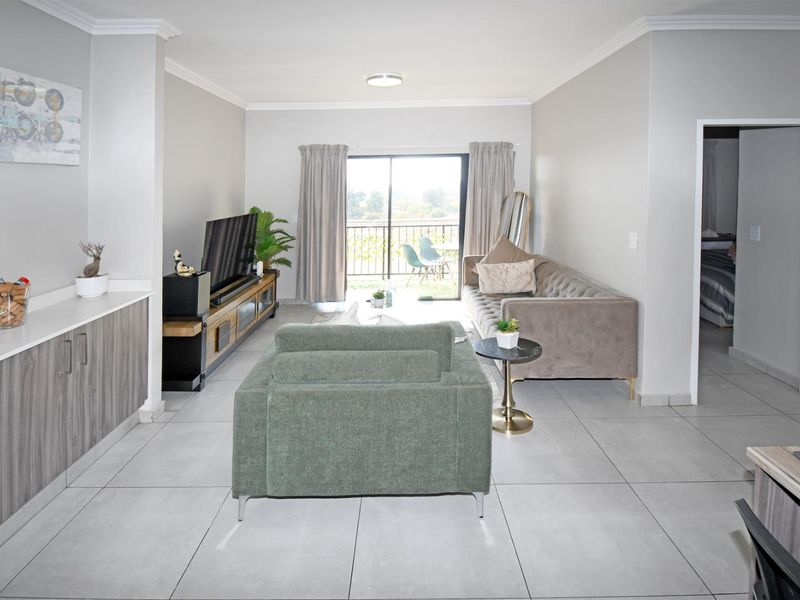Modern 2 Bedroom, 2 Bathroom First-Floor Apartment | The Woods, Kyalami - Photo 6