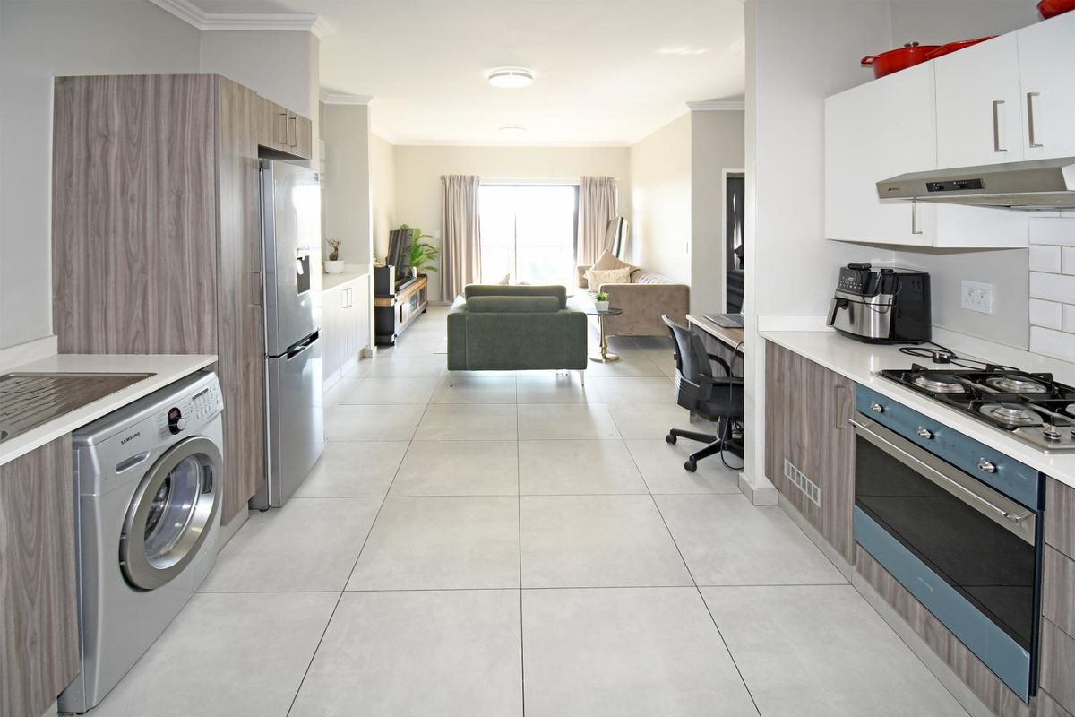 Modern 2 Bedroom, 2 Bathroom First-Floor Apartment | The Woods, Kyalami - Photo 2