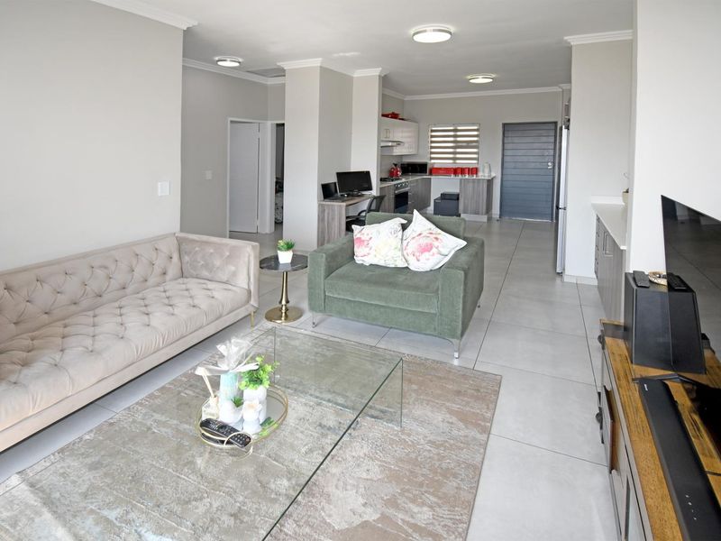 Modern 2 Bedroom, 2 Bathroom First-Floor Apartment | The Woods, Kyalami - Photo 8