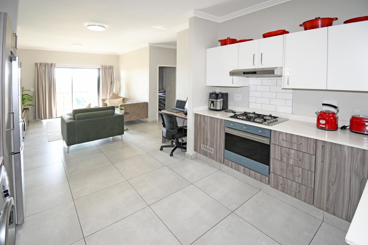 Modern 2 Bedroom, 2 Bathroom First-Floor Apartment | The Woods, Kyalami - Photo 4