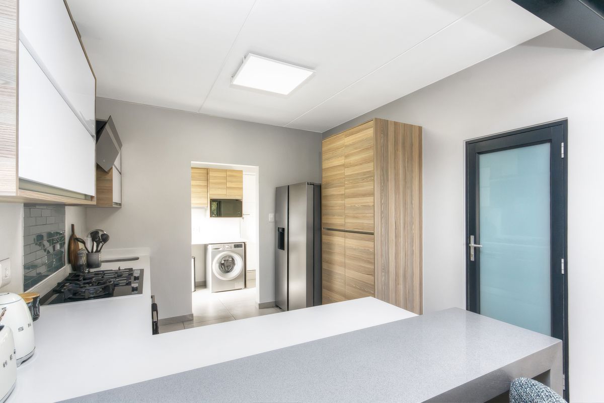 Spotless, Immaculate 3 Bedroom House in The Hutton Estate - Photo 4