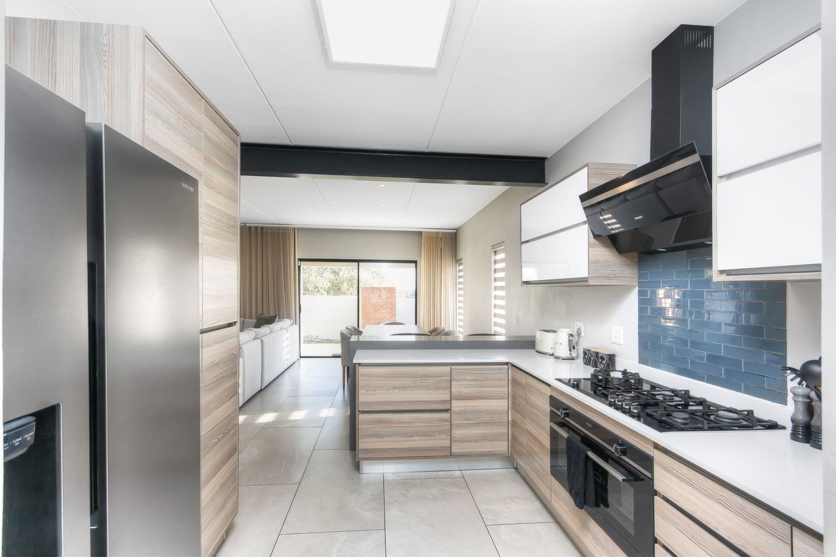 Spotless, Immaculate 3 Bedroom House in The Hutton Estate - Photo 5