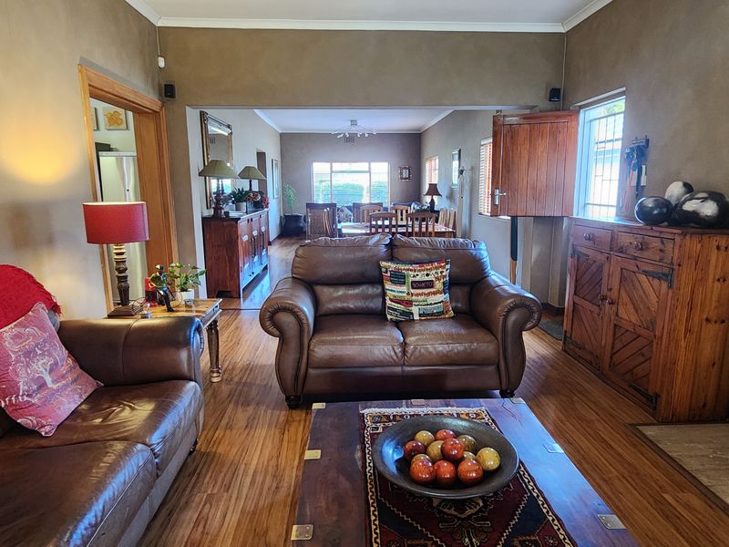 Spacious 4-Bedroom Family Home in Quiet Cul-de-Sac - Photo 9