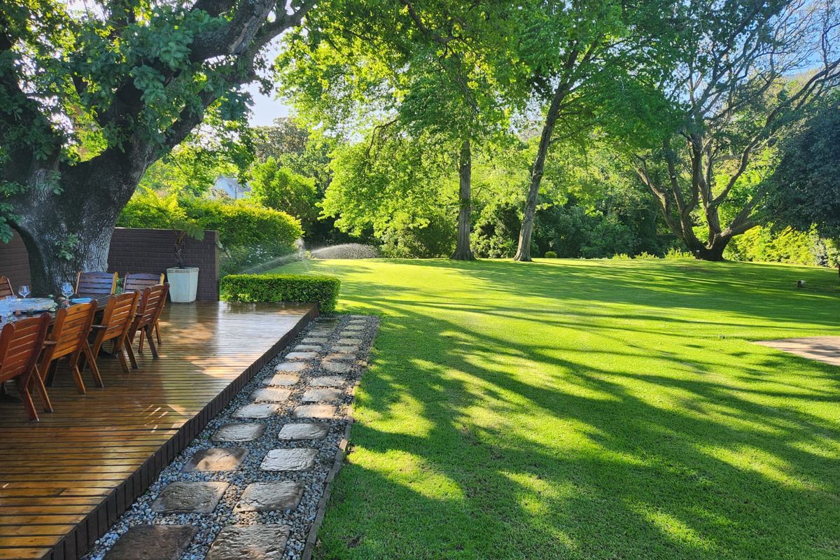 Spacious 4-Bedroom Family Home in Quiet Cul-de-Sac - Photo 4