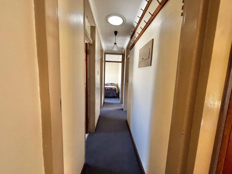 Warm & Welcoming 4-Bedroom Home - Photo 8