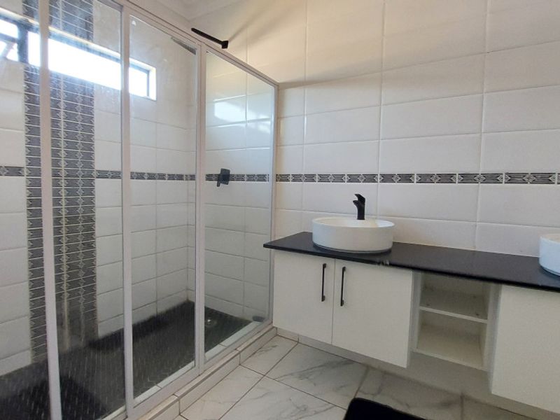 Full Title Tailor-Made Units - Photo 4