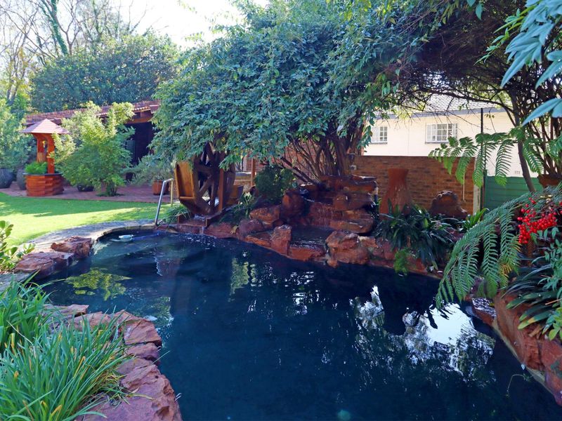 Exceptional Family Home with Every Modern Amenity - Photo 5