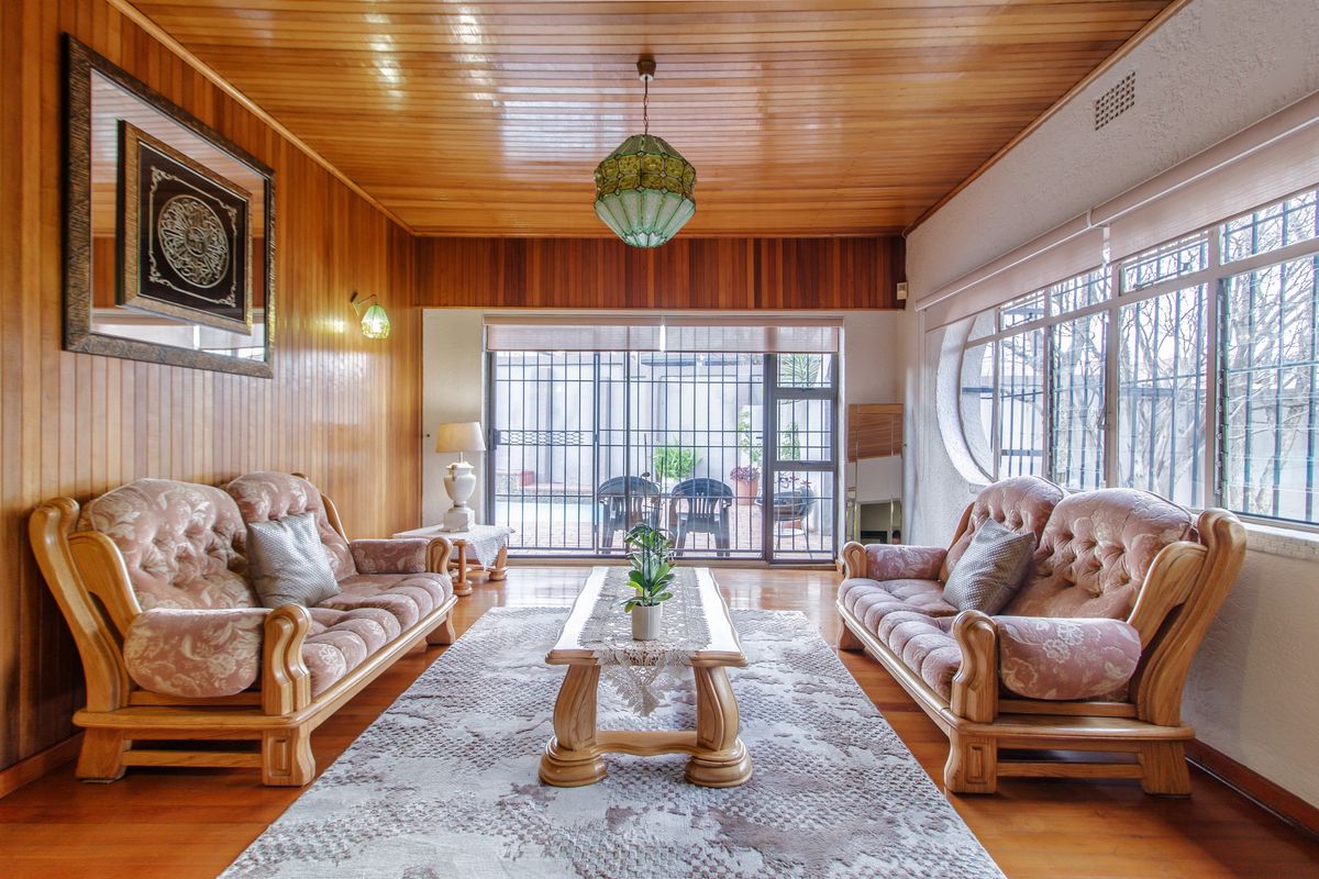 4 Bedroom home for sale in Cyrildene - Photo 5