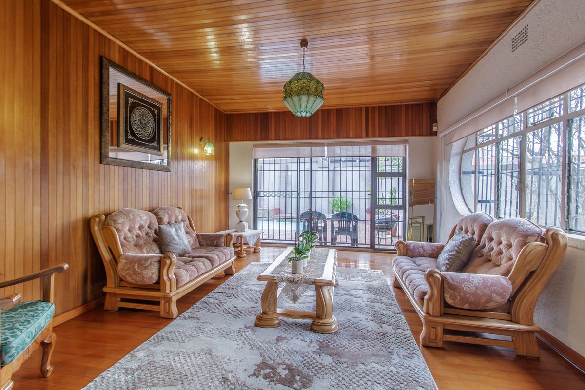 4 Bedroom home for sale in Cyrildene - Photo 4