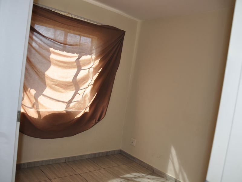 Attractive  Second Floor Apartment in Bel Aire Complex - Photo 8