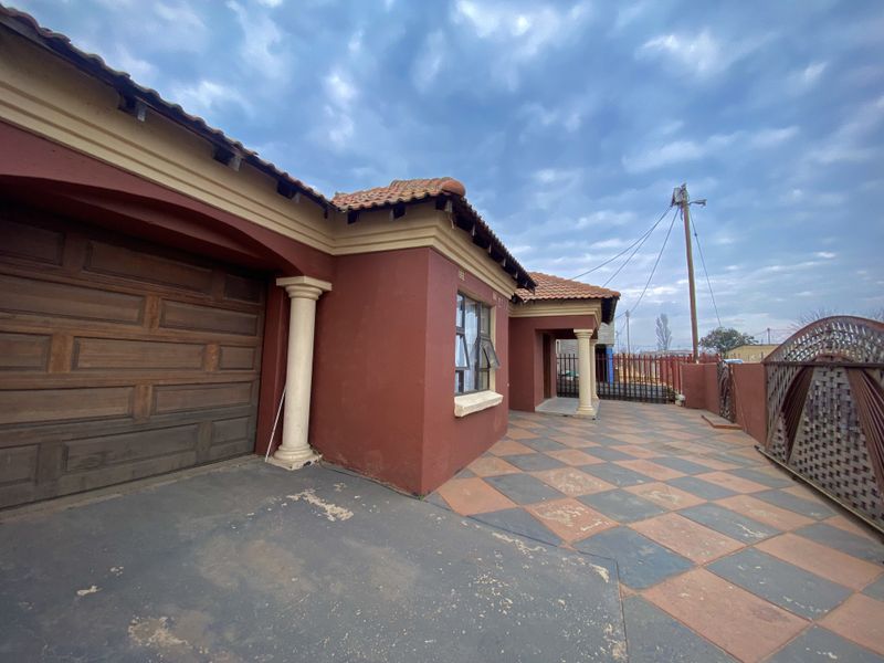 Modern Living, Made for You - Photo 2