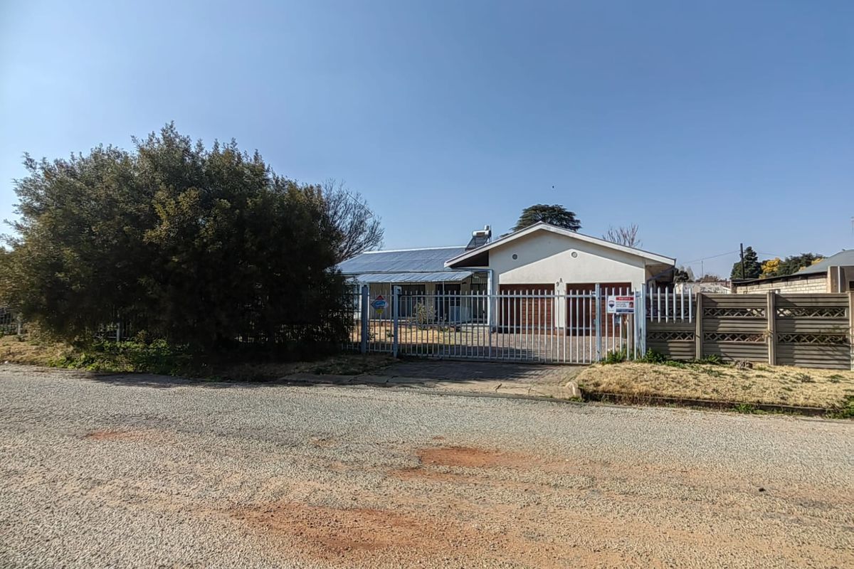Family home set in a quiet neighbourhood in Parys - Photo 2