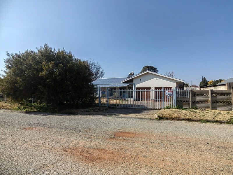 Family home set in a quiet neighbourhood in Parys - Photo 2