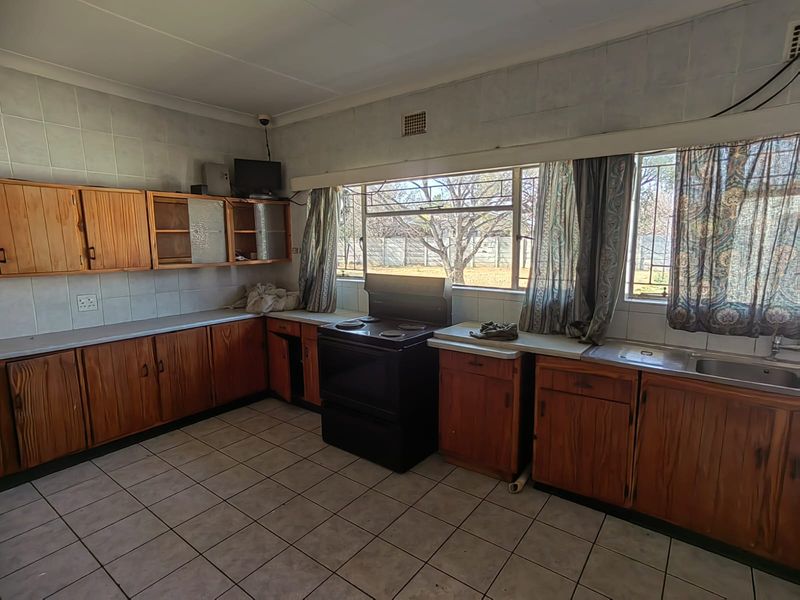 Family home set in a quiet neighbourhood in Parys - Photo 9