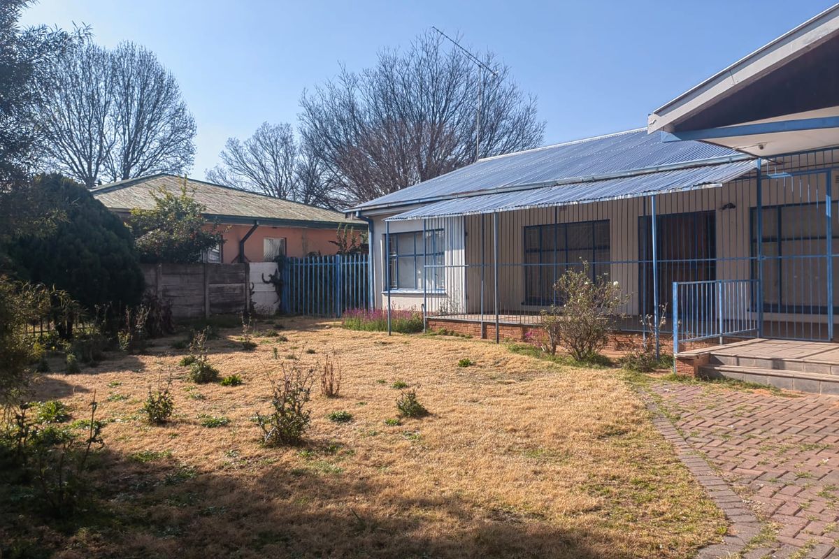 Family home set in a quiet neighbourhood in Parys - Photo 3